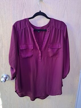 Relaxed V-Neck Blouse in Plum